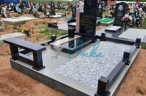 Примеры готовых памятников и оград