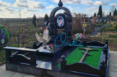 Примеры готовых памятников и оград