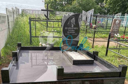 Примеры готовых памятников и оград